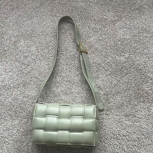 Elegant Green Woven Shoulder Bag